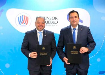 <strong>Defensor de Pueblo y Altice Dominicana firman acuerdo para promover la Constitución Animada</strong>