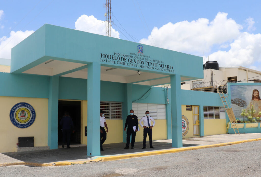 Defensor del Pueblo visita Centro Correcional Najayo hombre y Cárcel de Ciudad Nueva